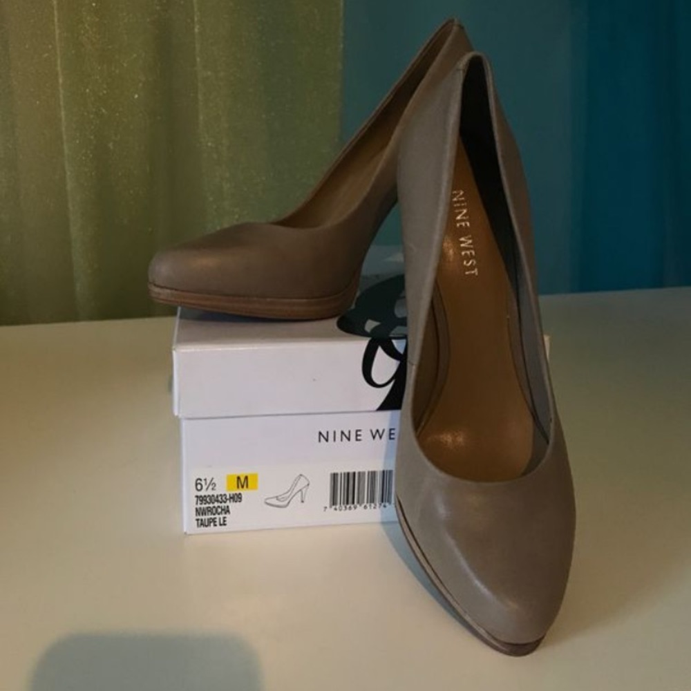 Nine West Rocha Leather Pump